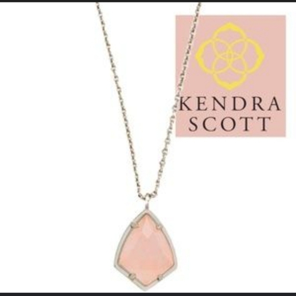 NWT KENDRA SCOTT Cory Yellow Gold Plated Rose Quartz Pendant Necklace - Picture 1 of 2